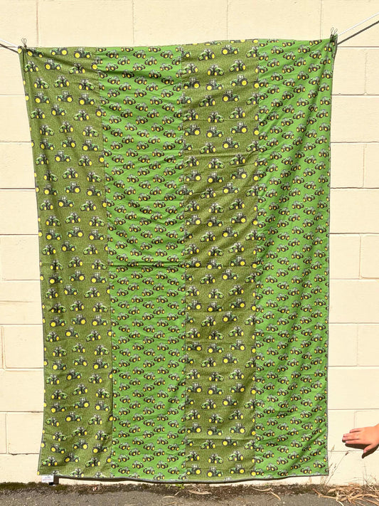 Swag blanket - Green Tractors